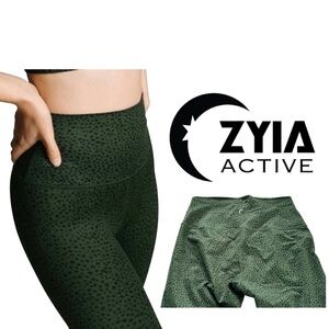 ZYIA active green spotted pine leggings
Women's Size 12 Pull On Athletic
